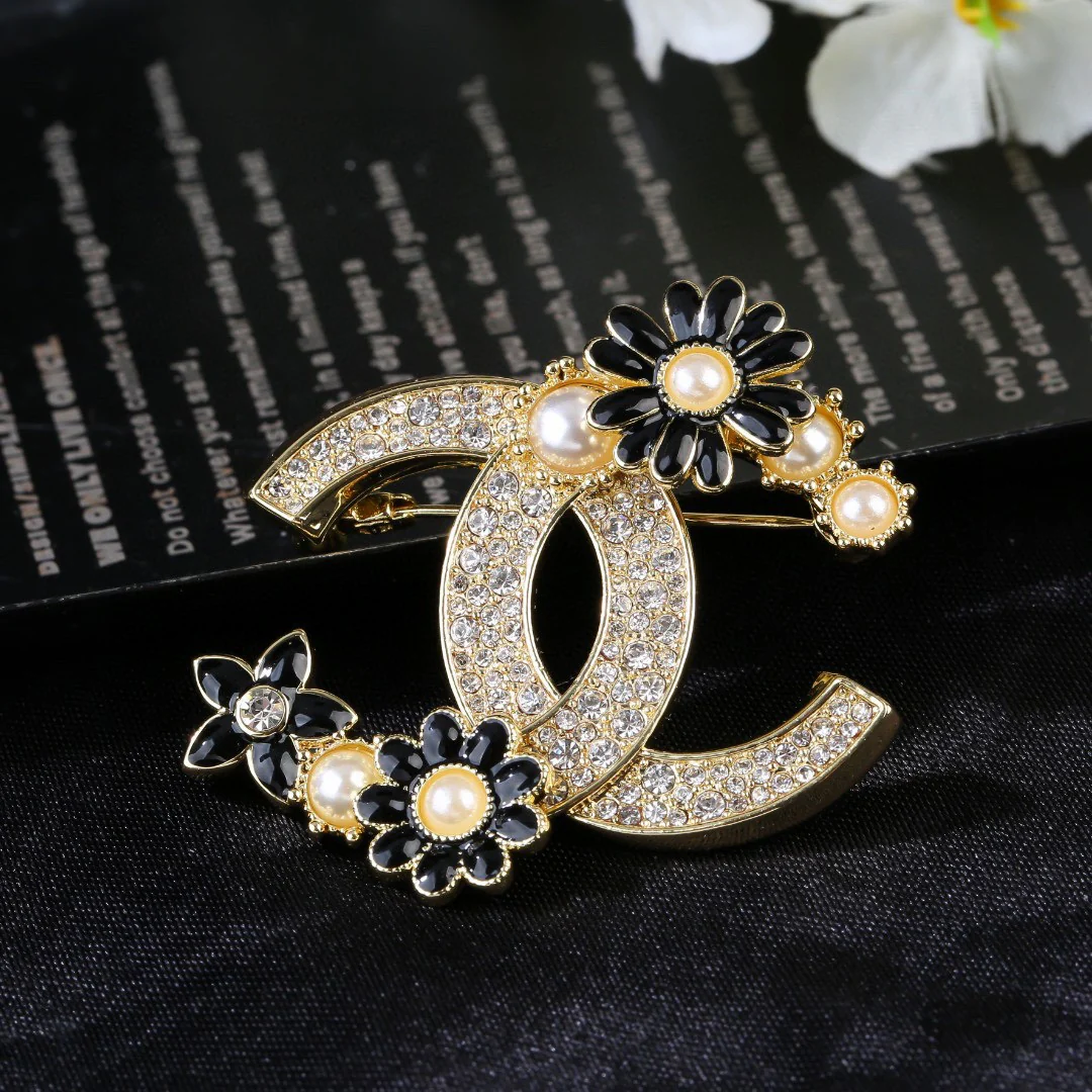 BCB116 Full crystal CC Logo brooch pin with flower - ccjewelryacc
