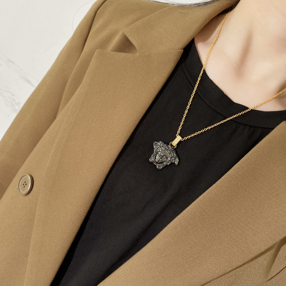 VSN042 Versace Black medusa pendant necklace - ccjewelryacc