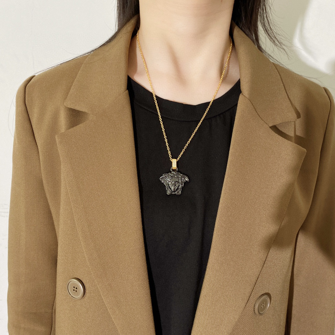 VSN042 Versace Black medusa pendant necklace - ccjewelryacc