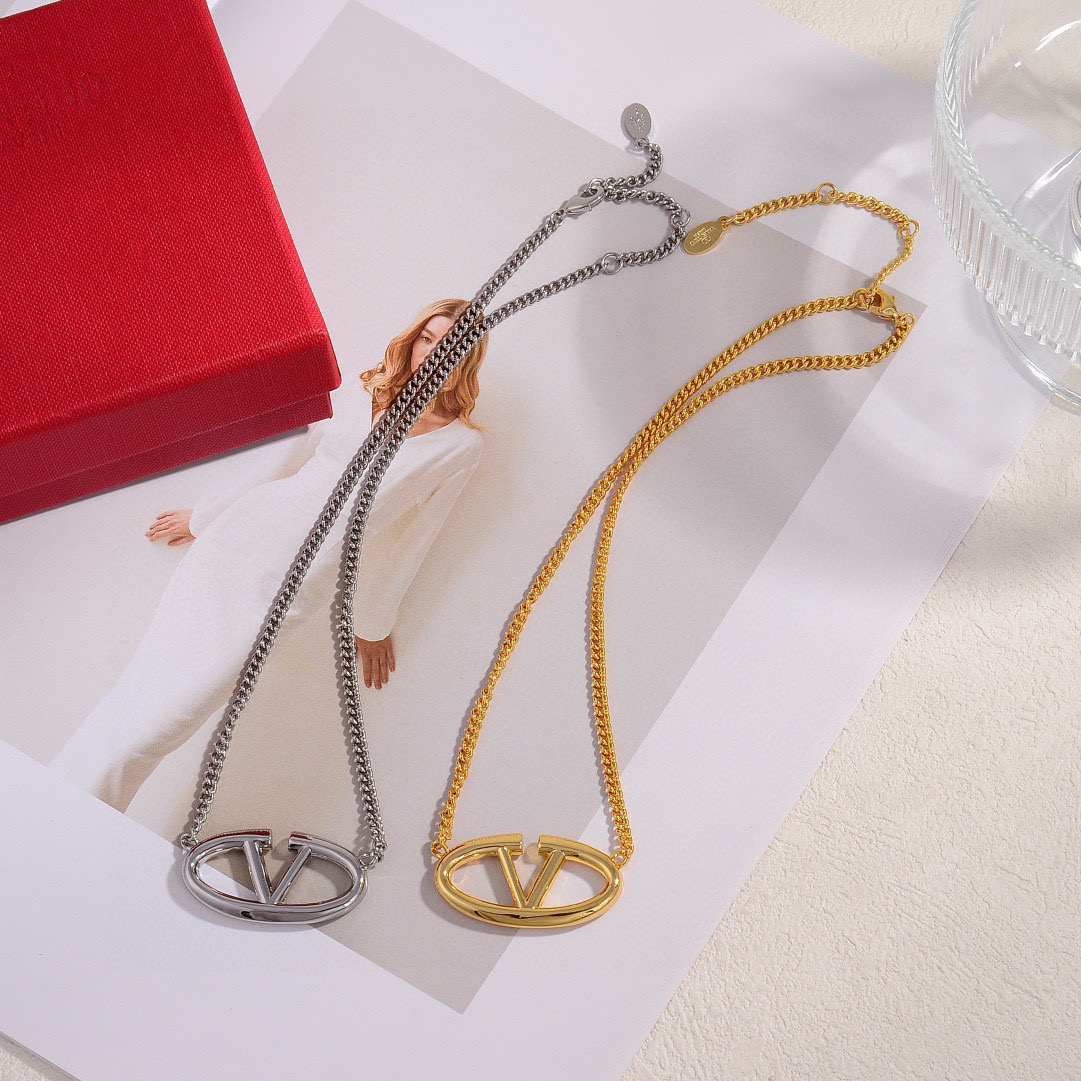 VTN025 V Logo necklace - ccjewelryacc