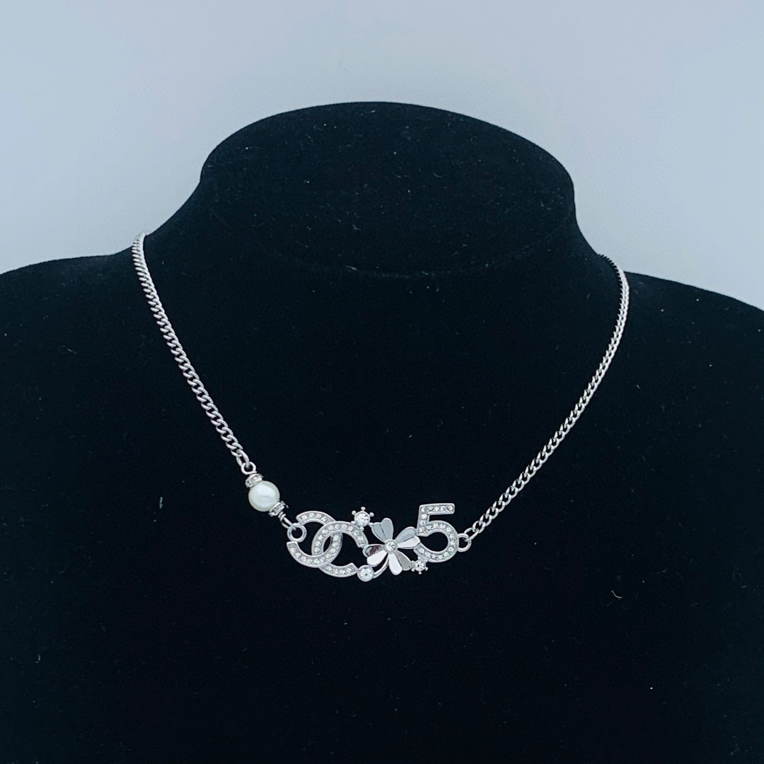 CCN353 CC logo Pendant Necklace - ccjewelryacc