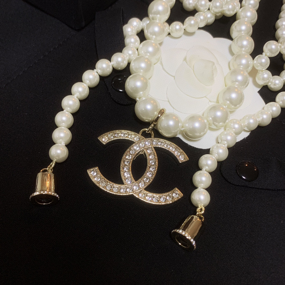 CCN358 CC Pearl Necklace With Airpods Holder - ccjewelryacc