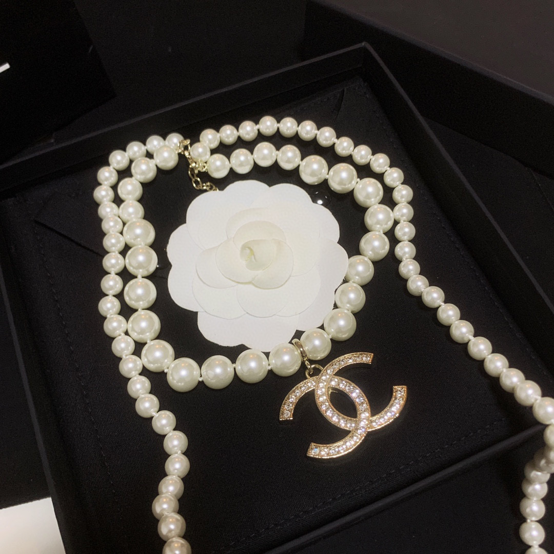 CCN358 CC Pearl Necklace With Airpods Holder - ccjewelryacc