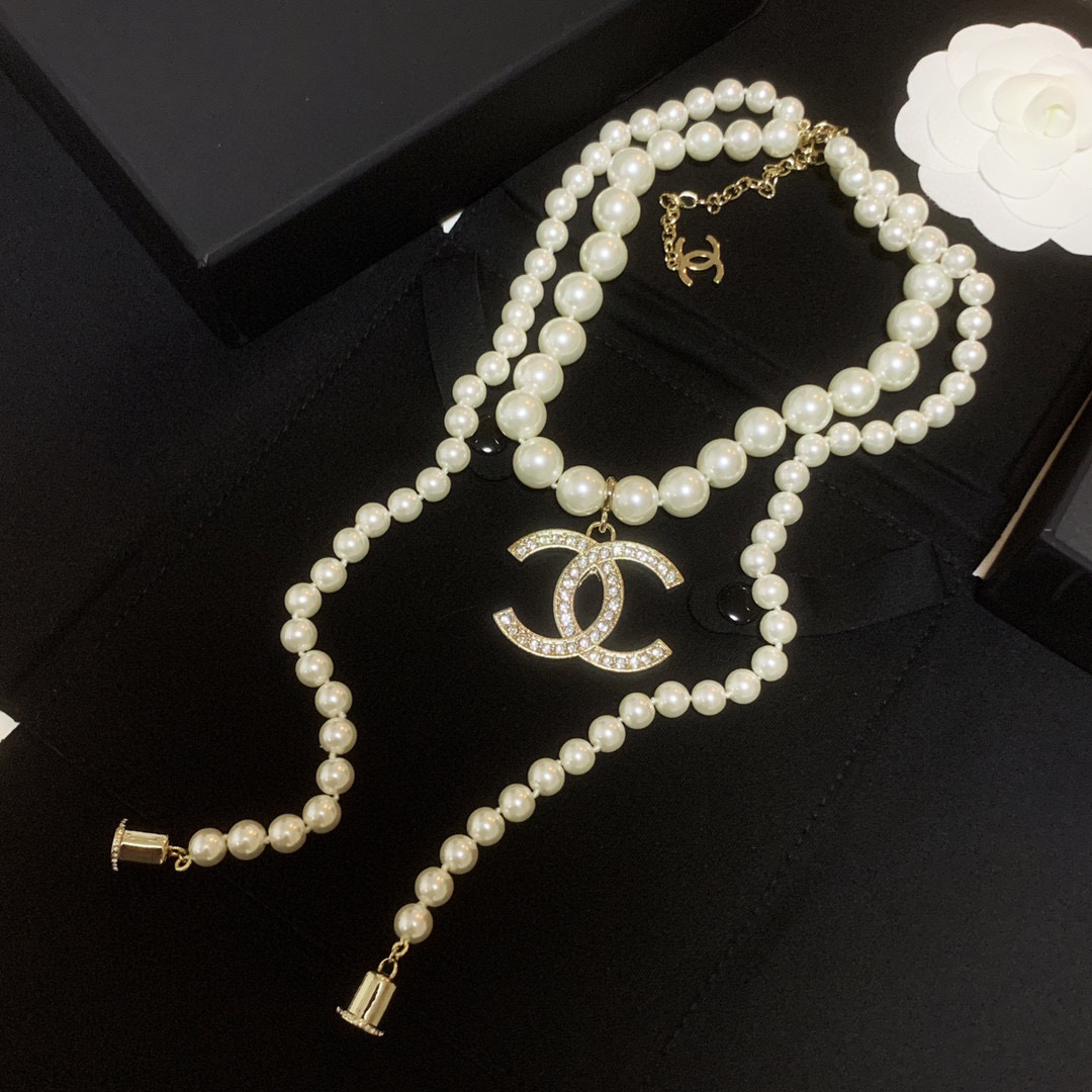 CCN358 CC Pearl Necklace With Airpods Holder - ccjewelryacc