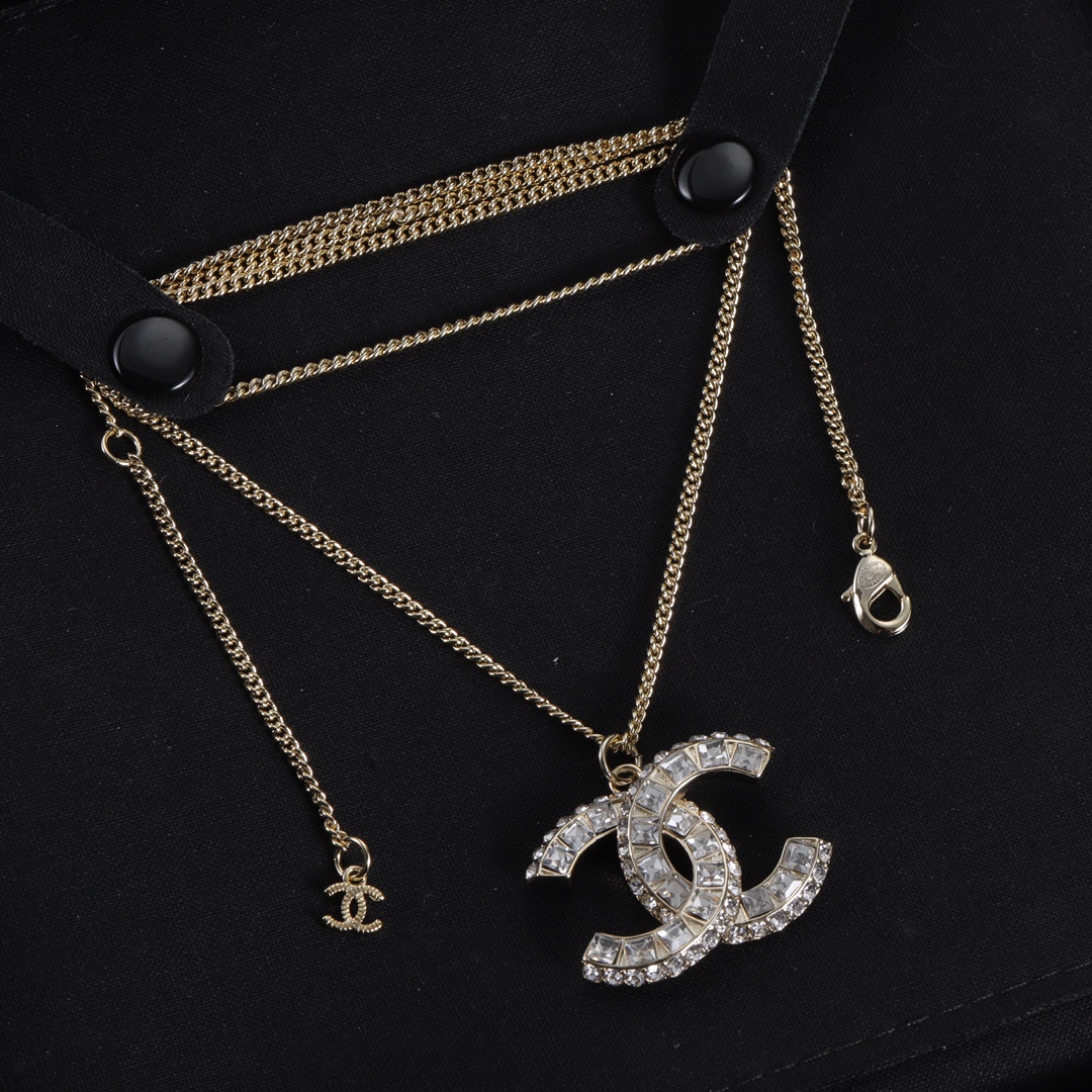 CCN354 Crystal CC Logo Pendant Necklace - ccjewelryacc