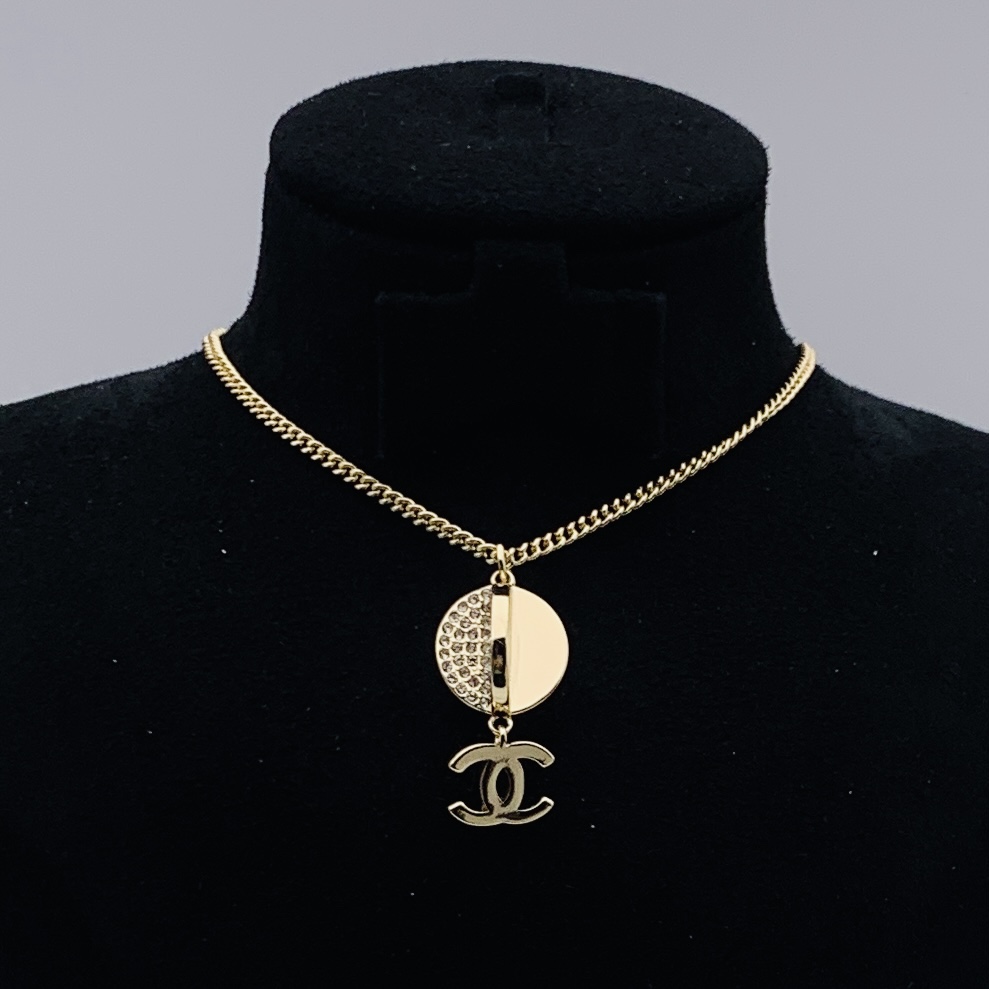 CCN381 CC Pendant Necklace - ccjewelryacc