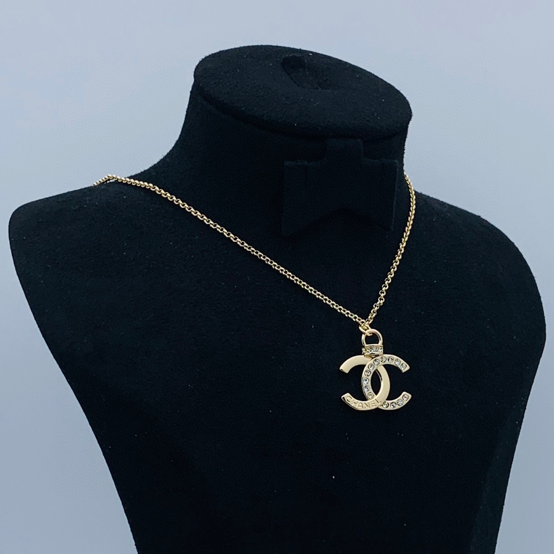 CCN397 CC 24p Logo Pendant Necklace - ccjewelryacc