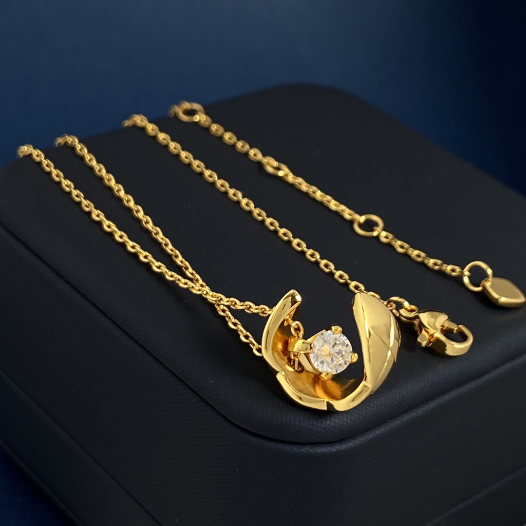 CCN258 Coco crush Quilted motif pendant Necklace - ccjewelryacc