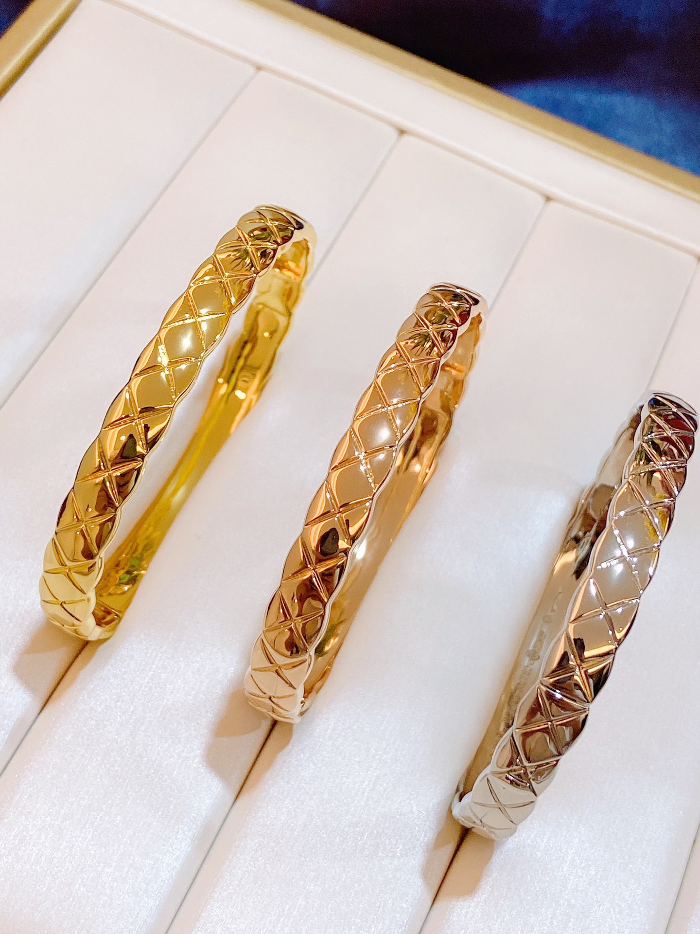 CCSV002 V-Gold Wide metal COCO Crush Bangle Bracelet - ccjewelryacc