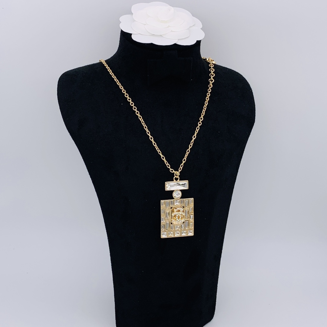 CCN050 Top CC Perfume bottle Pendant Necklace With Swarovski Crystal - ccfashionjewelry