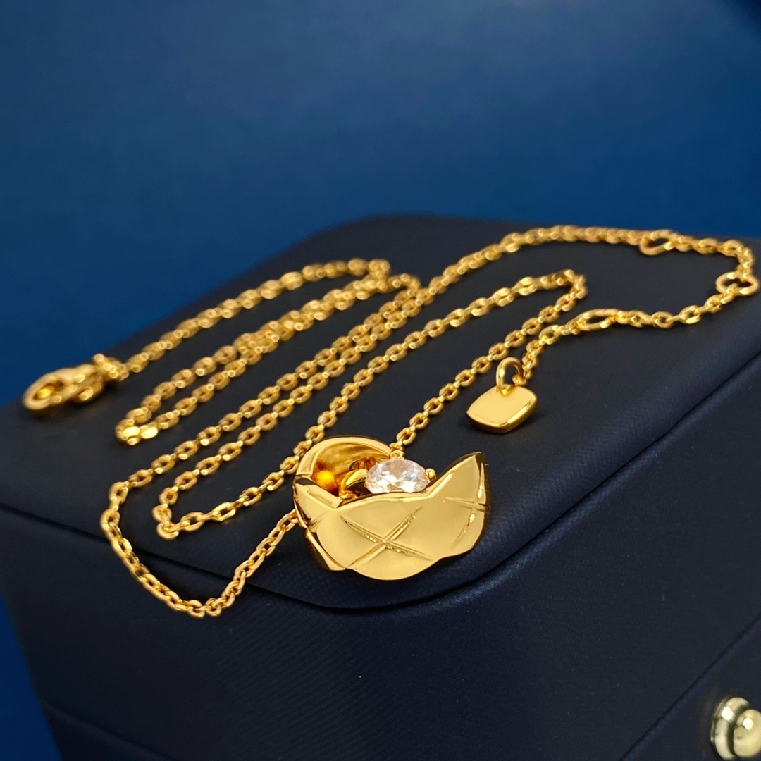 CCN258 Coco crush Quilted motif pendant Necklace - ccjewelryacc