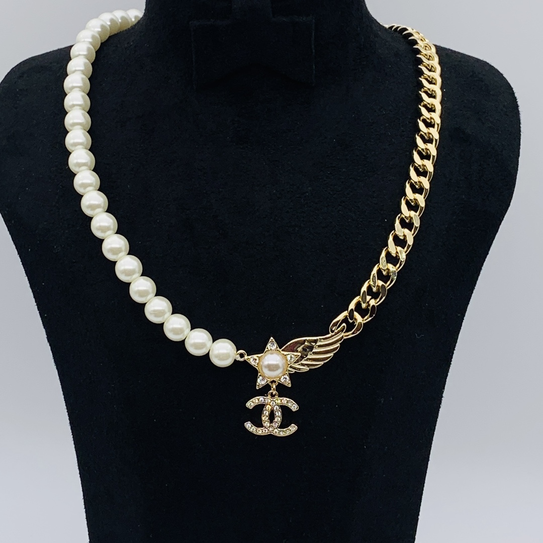 CCN387 CC Pendant Necklace - ccjewelryacc