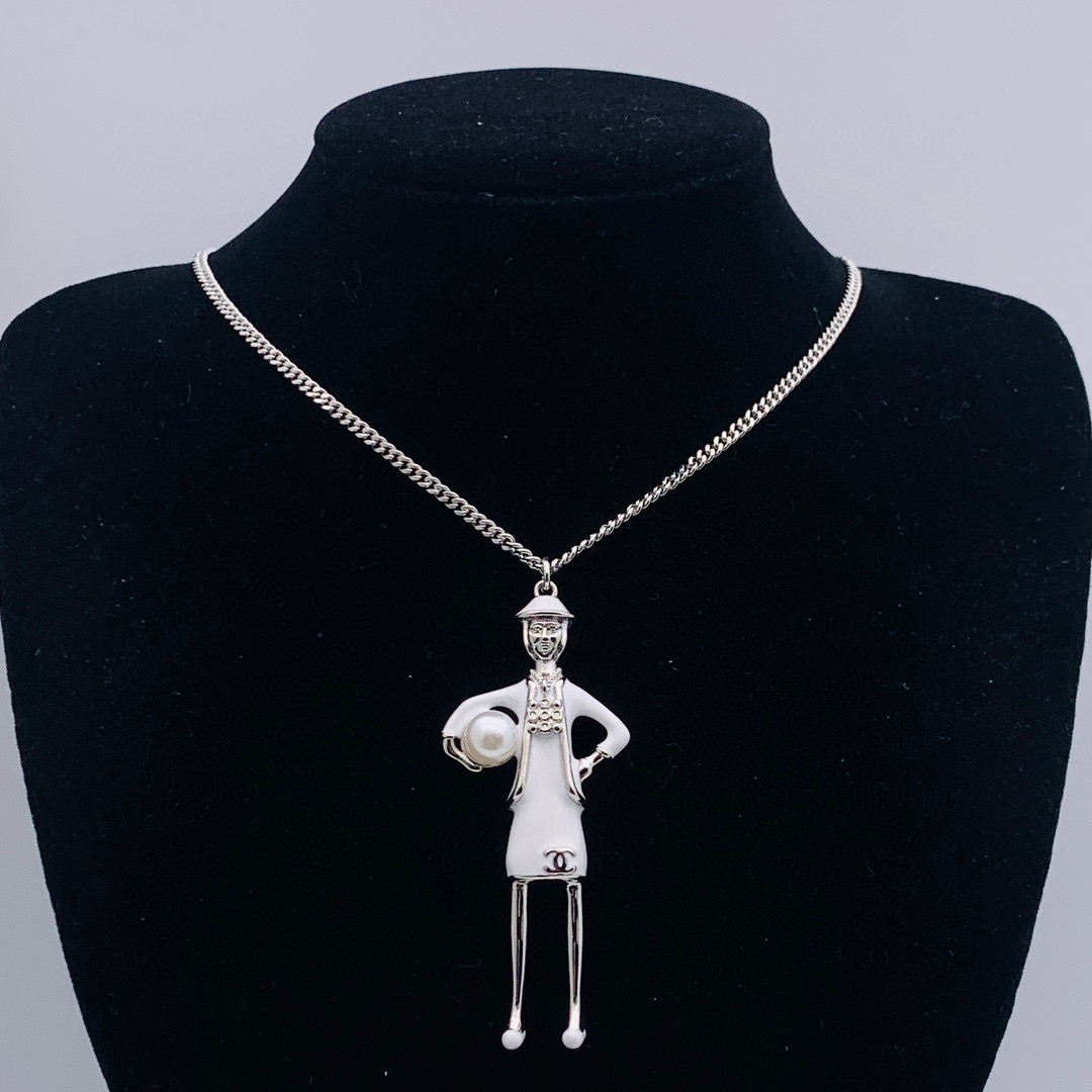 CCN411 Coco Mademoiselle Figurine Pendant Gold/Silver Tone Necklace Faux Pearl - ccfashionjewelry