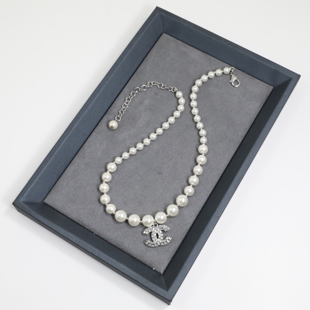 CCN415 COCO CC pearl choker necklace With Zircon Crystal CC logo - ccfashionjewelry