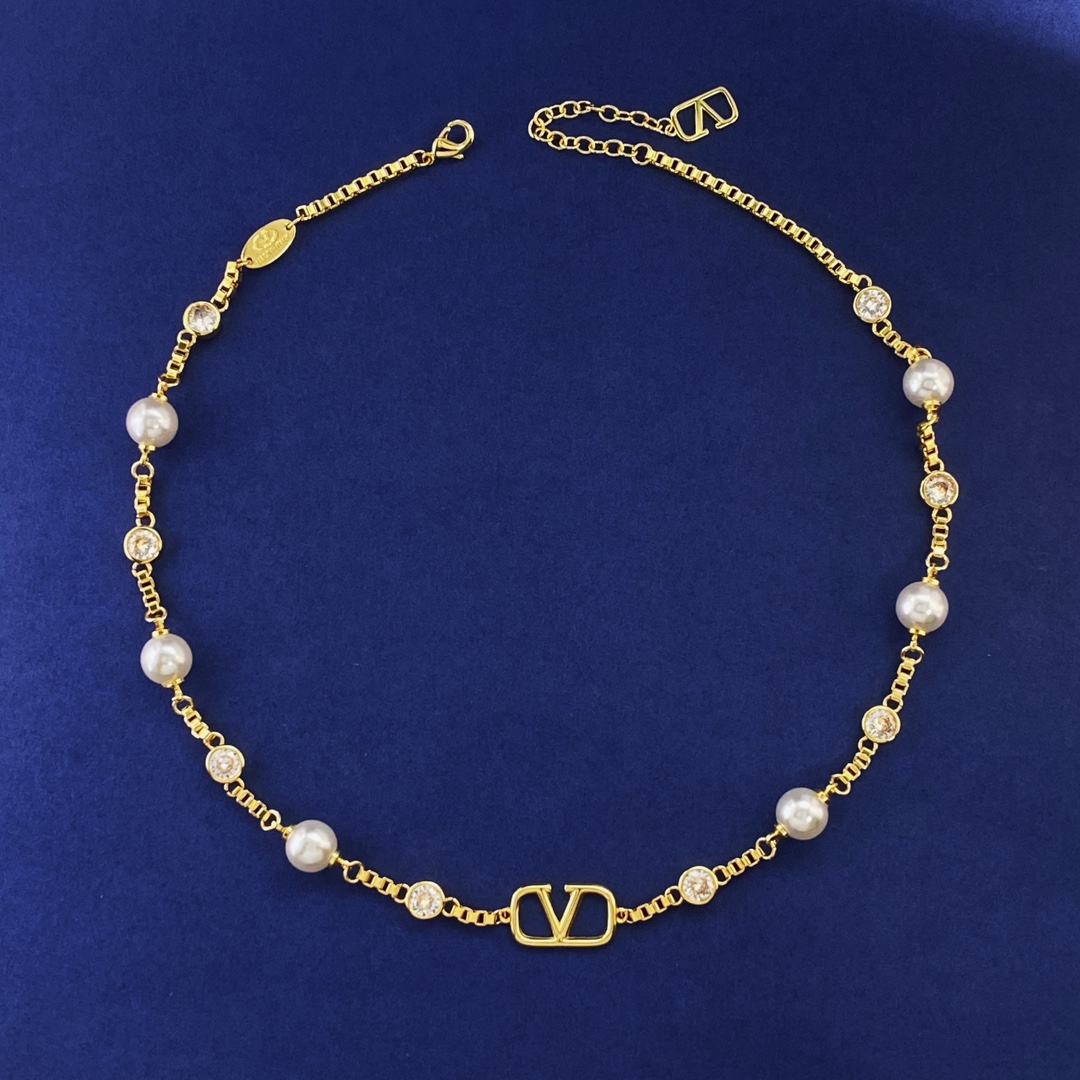 VTN028 Valentino Garavani VLogo Signature Pearl Choker Necklace - ccjewelryacc