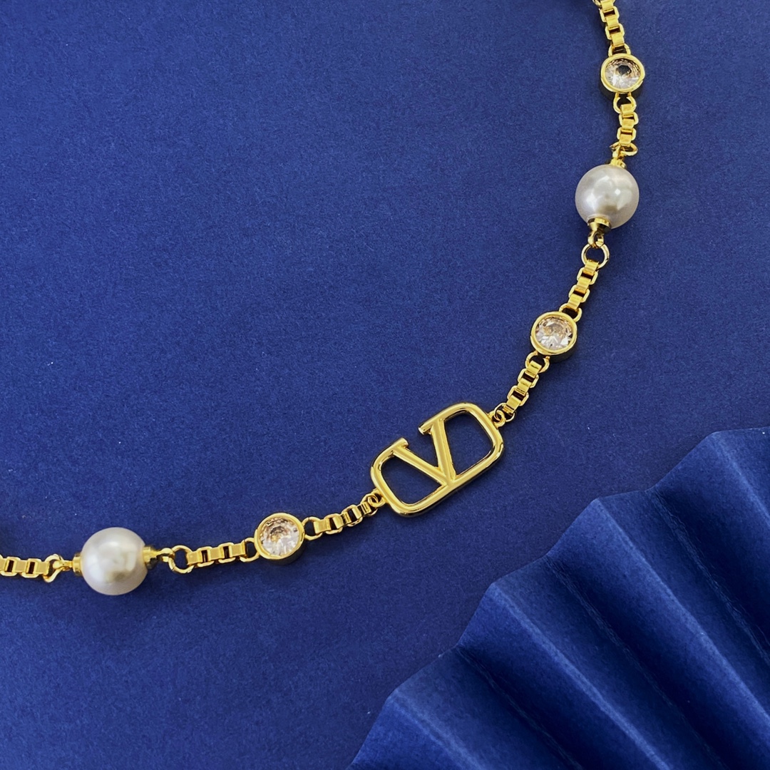 VTN028 Valentino Garavani VLogo Signature Pearl Choker Necklace - ccjewelryacc