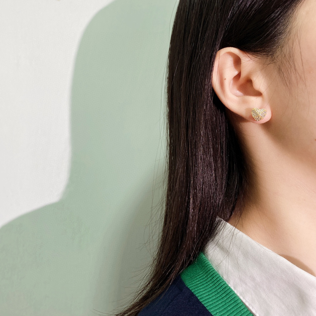 VTE080 Metal full crystal heart Rockstud earrings - ccjewelryacc