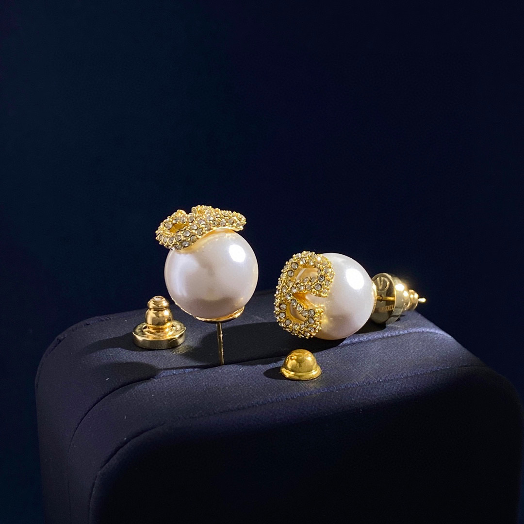VTE077 valentino pearl stud earrings with crystal - ccjewelryacc