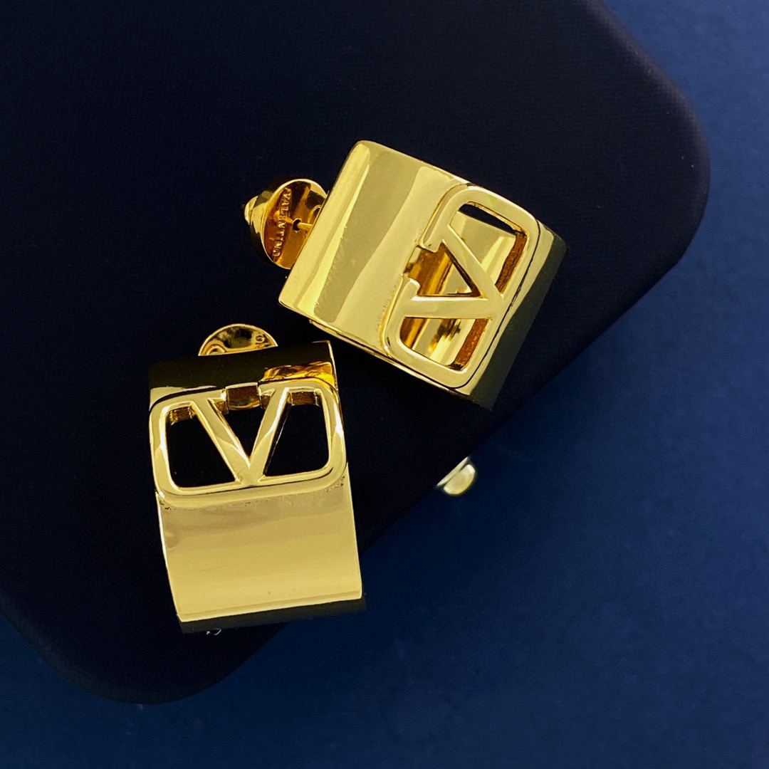 VTE091 V Logo hoop Earrings - ccjewelryacc