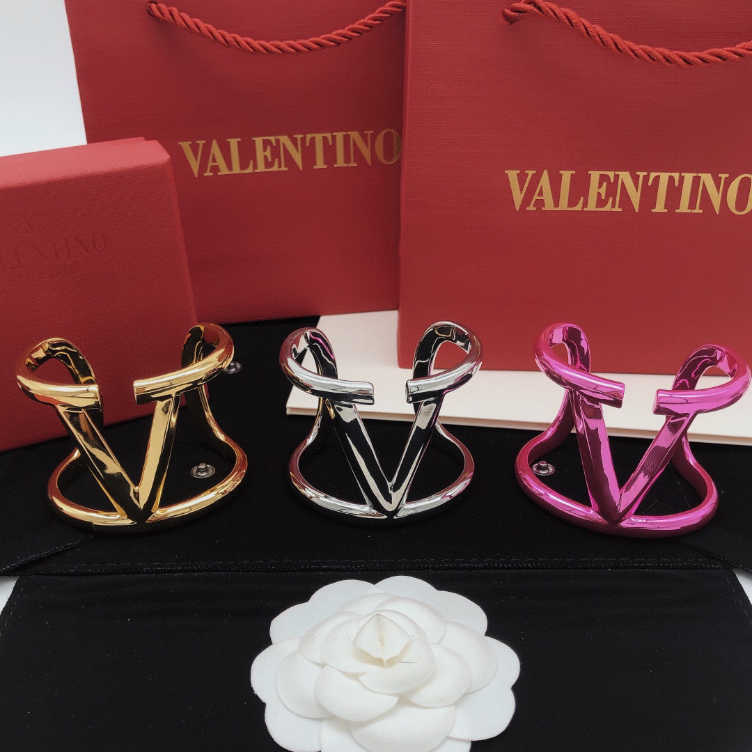 VTS018 Vlogo wide cuff bracelet - ccjewelryacc