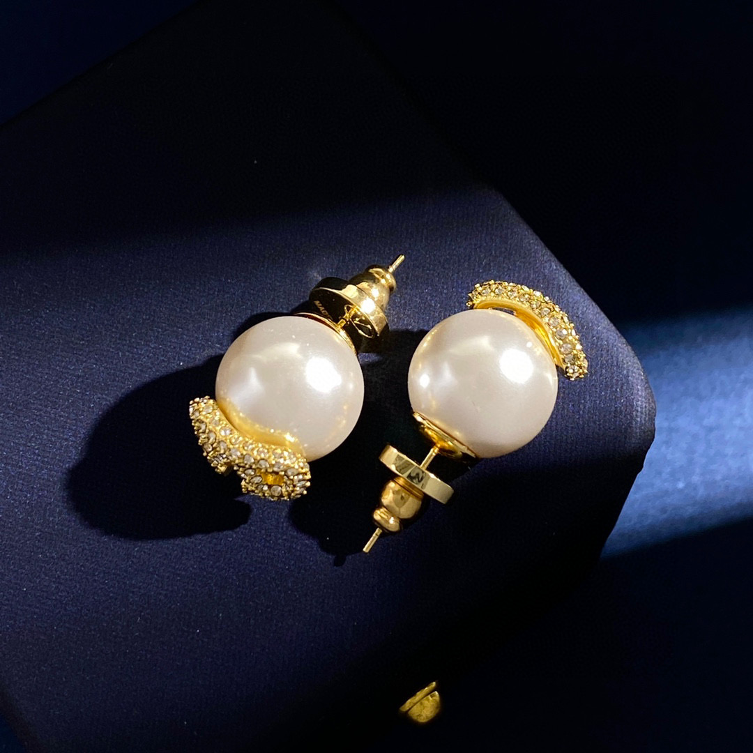 VTE077 valentino pearl stud earrings with crystal - ccjewelryacc