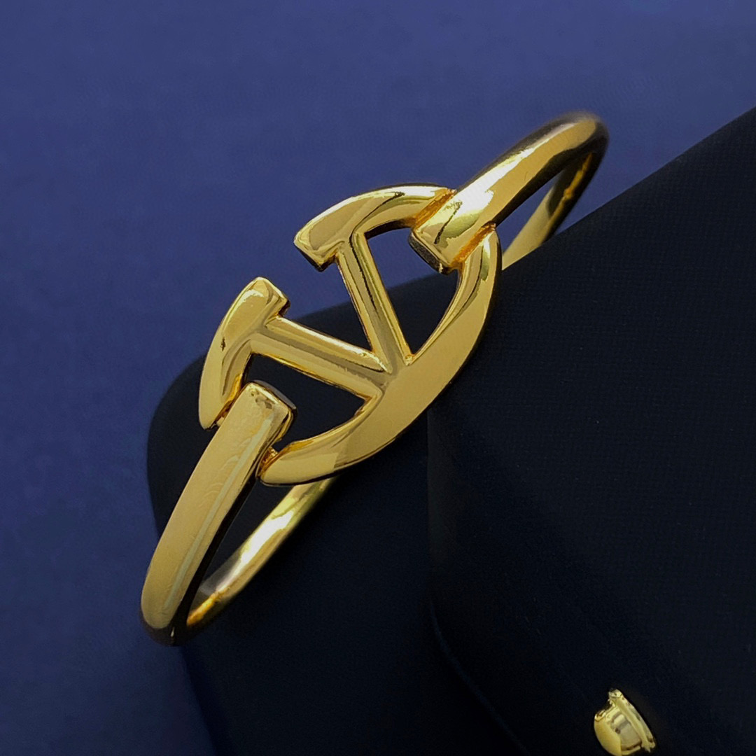 VTS007 VALENTINO GARAVANI Vlogo Gold - ccjewelryacc