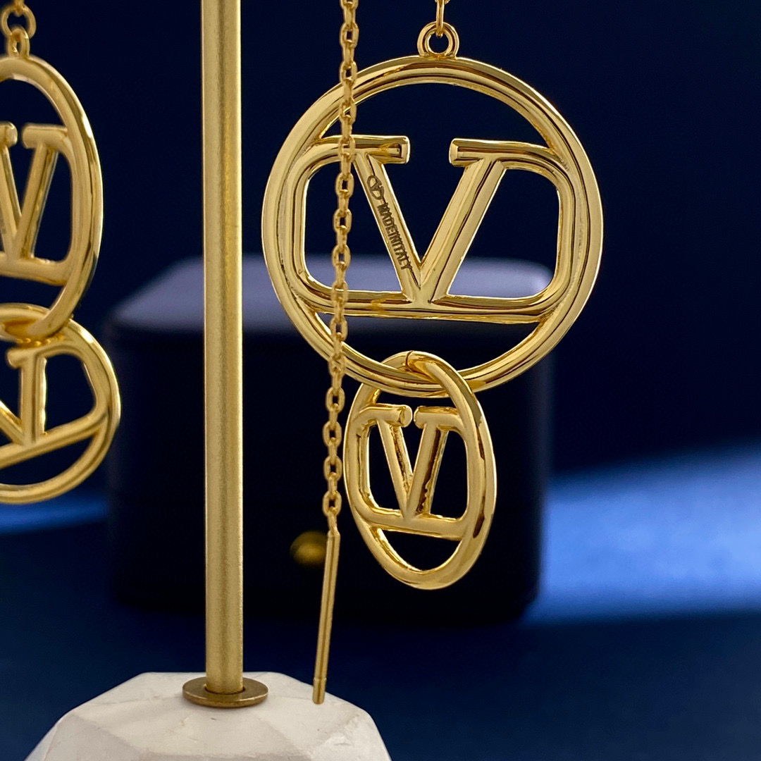 VTE074 vlogo signature metal tassels earrings - ccjewelryacc