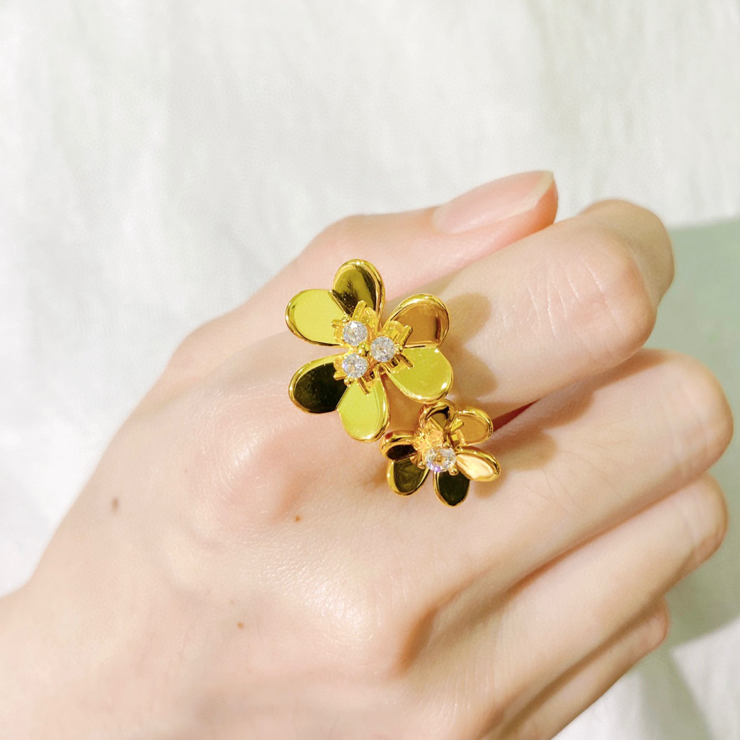 VCR001  Frivole Between the Finger ring - ccjewelryacc