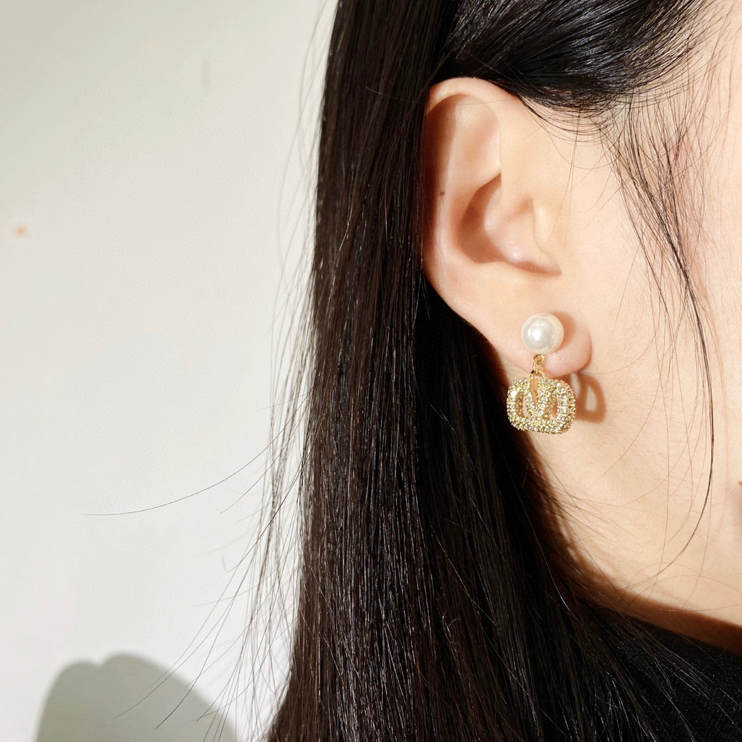 VTE076 Valentino garavani pearl drop vlogo earrings - ccjewelryacc