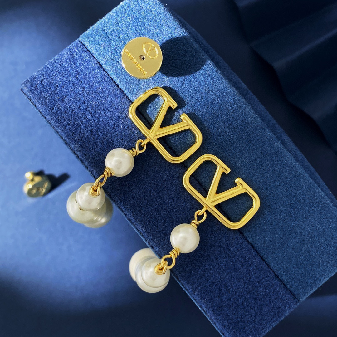 VTE124 VLogo pearl tassels drop Earrings - ccjewelryacc