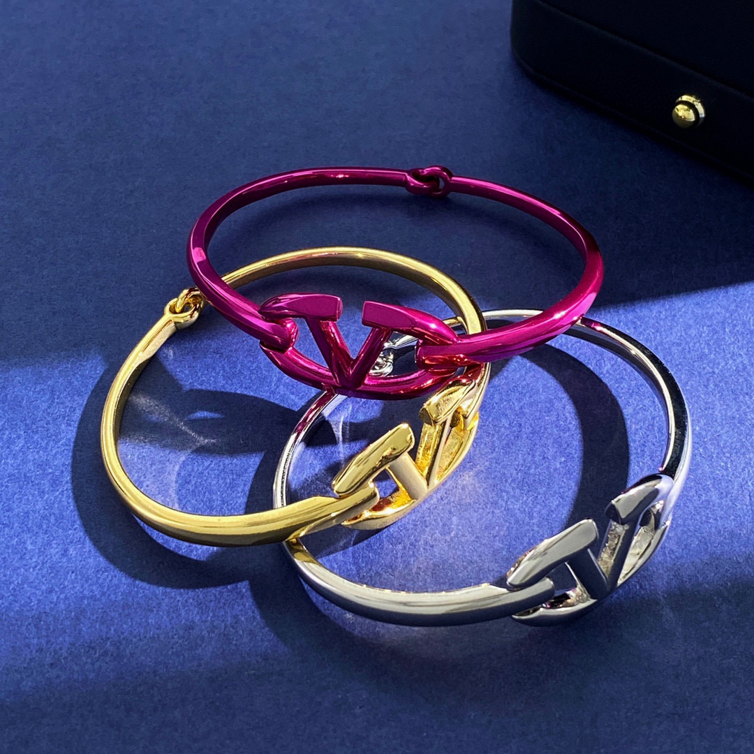 VTS007 Designer Gold Bangle Bracelet - ccjewelryacc