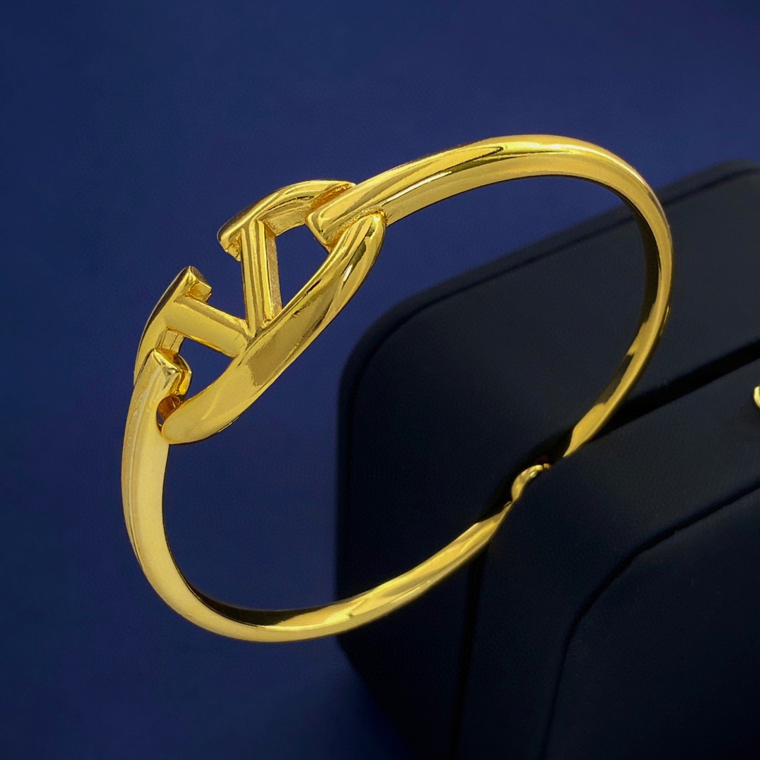 VTS007 VALENTINO GARAVANI Vlogo Gold - ccjewelryacc