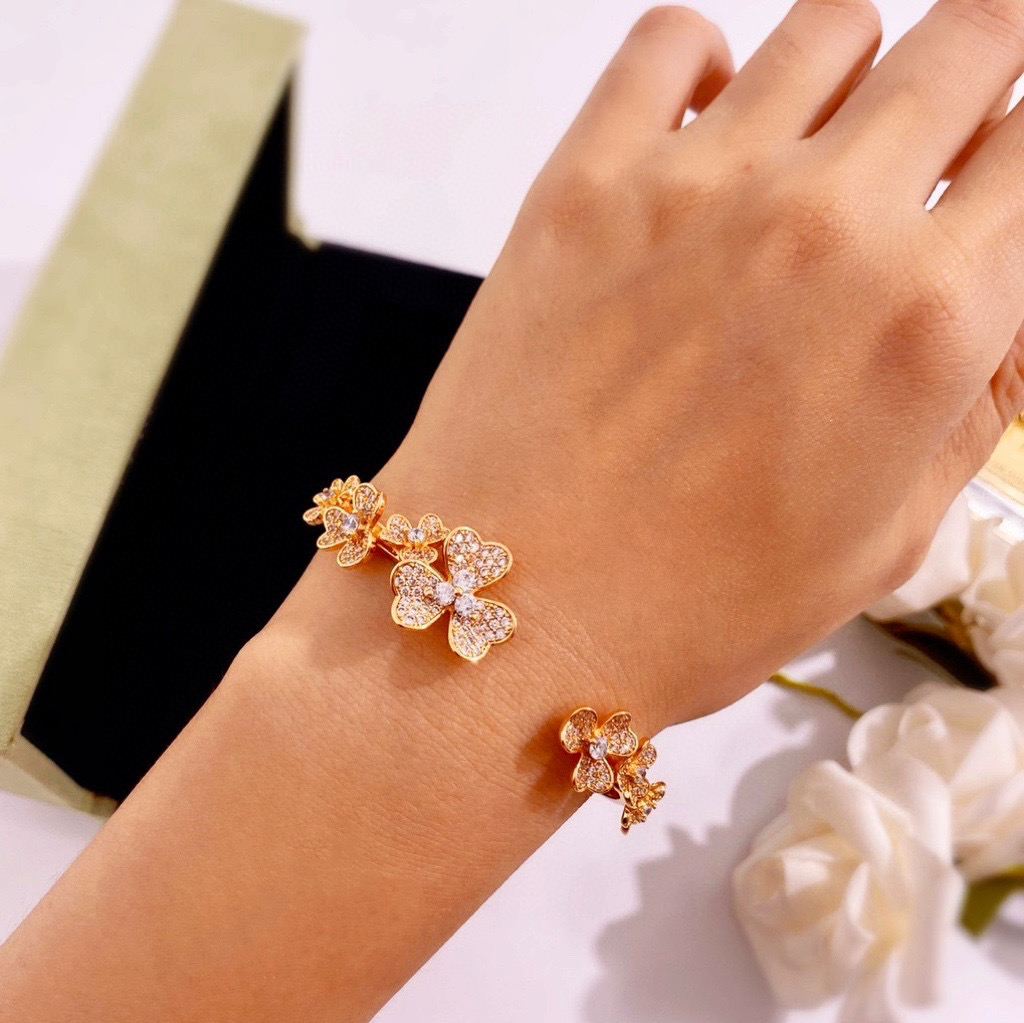 VCS022 Full crystal diamond VCA Frivole bracelet, 7 flowers, medium model - ccjewelryacc