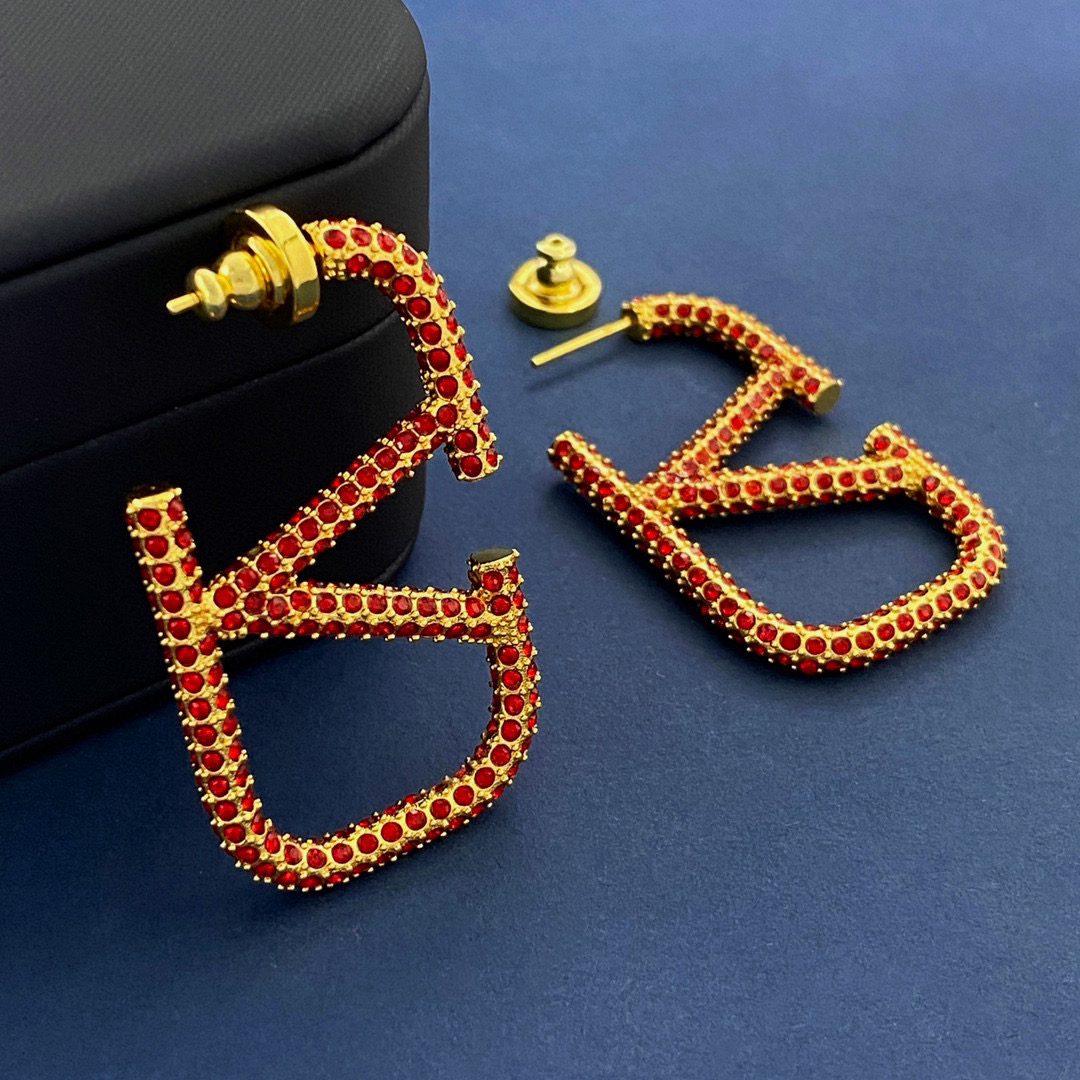 VTE118 Red crystal vlogo signature earrings in metal - ccjewelryacc