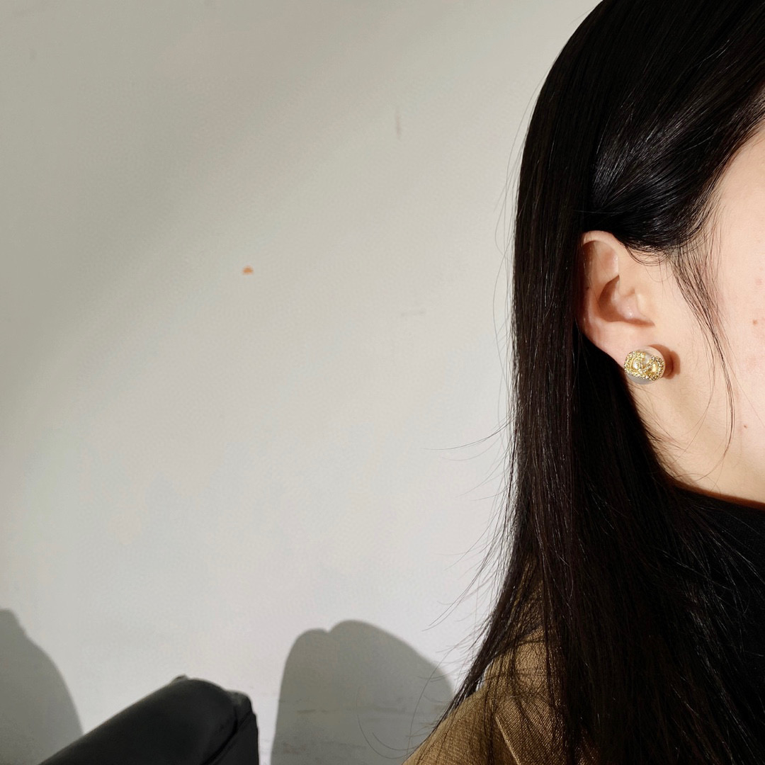 VTE077 valentino pearl stud earrings with crystal - ccjewelryacc