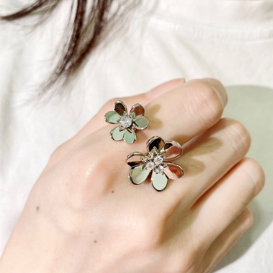 VCR001  Frivole Between the Finger ring - ccjewelryacc