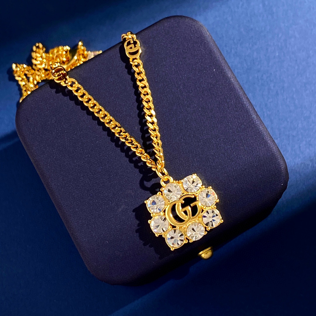 GGN054 GG logo pendant necklace with 8 rhinestone - ccjewelryacc