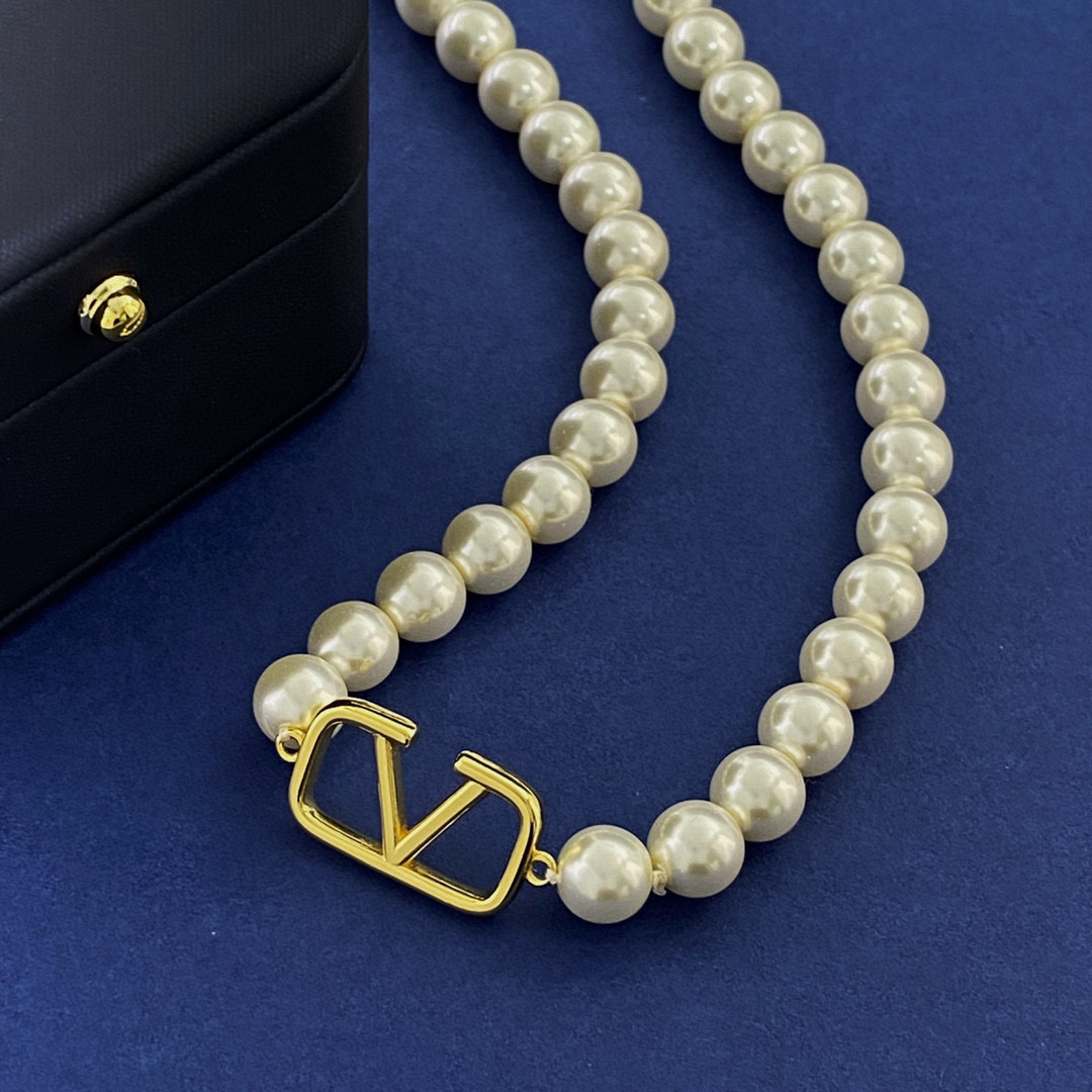 VTN001 Valentino Garavani VLogo Signature Pearl choker Necklace - ccjewelryacc