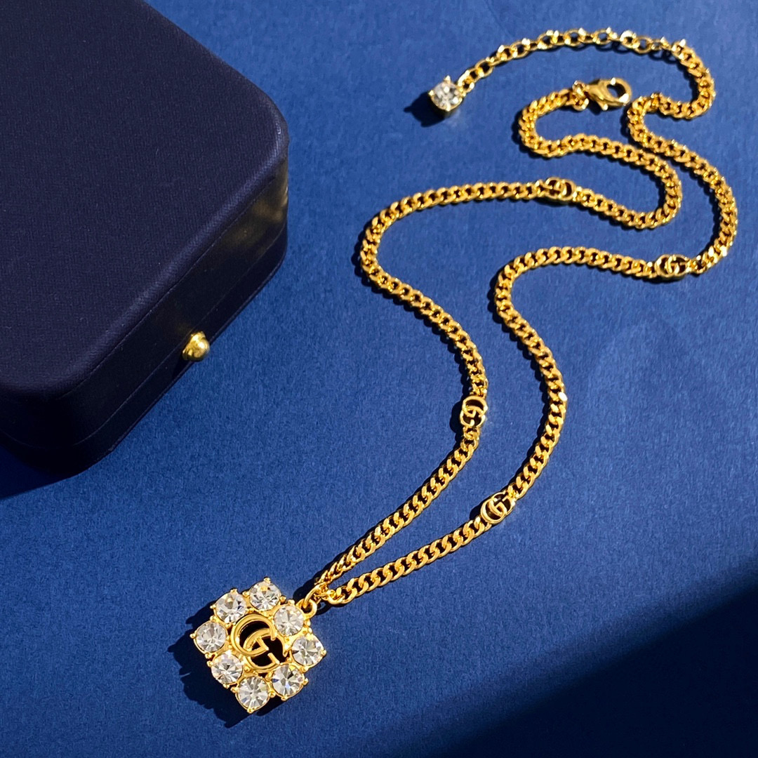 GGN054 GG logo pendant necklace with 8 rhinestone - ccjewelryacc