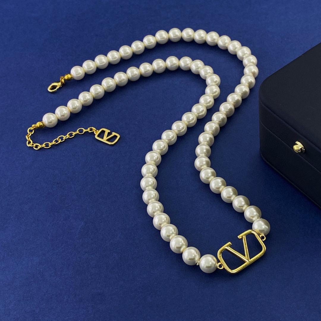 VTN001 Valentino Garavani VLogo Signature Pearl choker Necklace - ccjewelryacc
