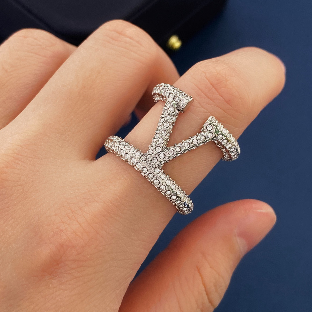 VTR017 Vlogo Signature Ring In Metal And Crystals - ccjewelryacc