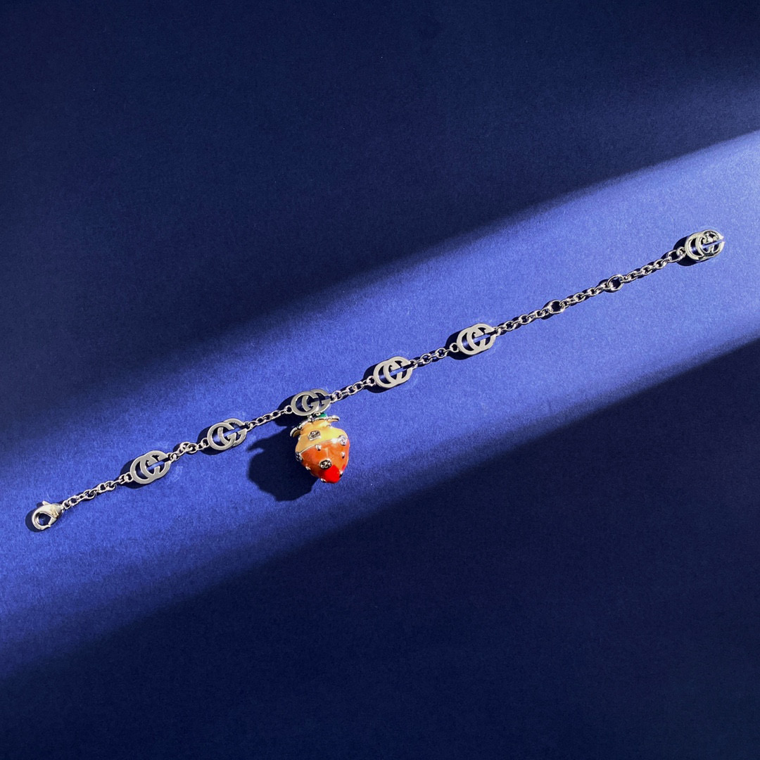 GGS037 GG strawberry Bracelet - ccjewelryacc