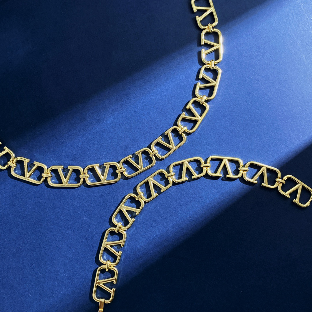 VTN027 Valentino Garavani VLogo Signature Choker Necklace - ccjewelryacc