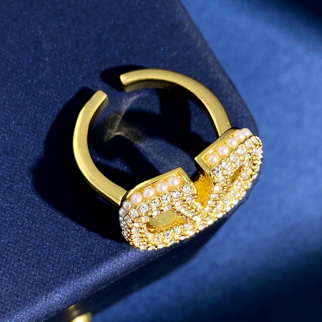 VTR022 Valentino Garavani Gold and crystal Pearl VLogo Ring - ccjewelryacc