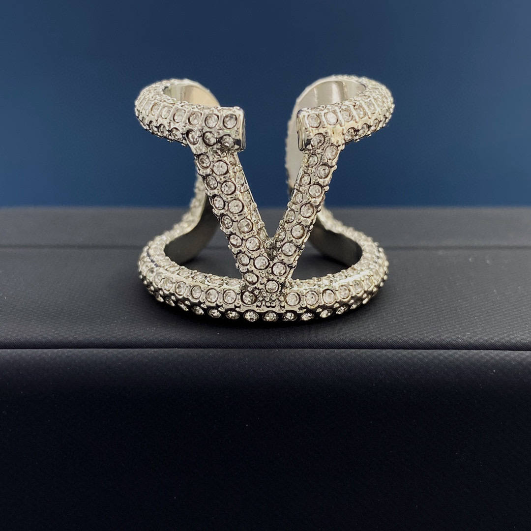 VTR017 Full crystal diamond V logo Ring adjustable - ccfashionjewelry
