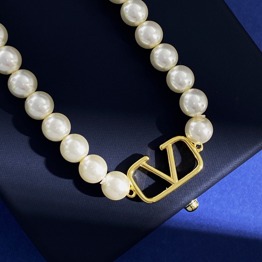 VTN001 Valentino Garavani VLogo Signature Pearl choker Necklace - ccjewelryacc