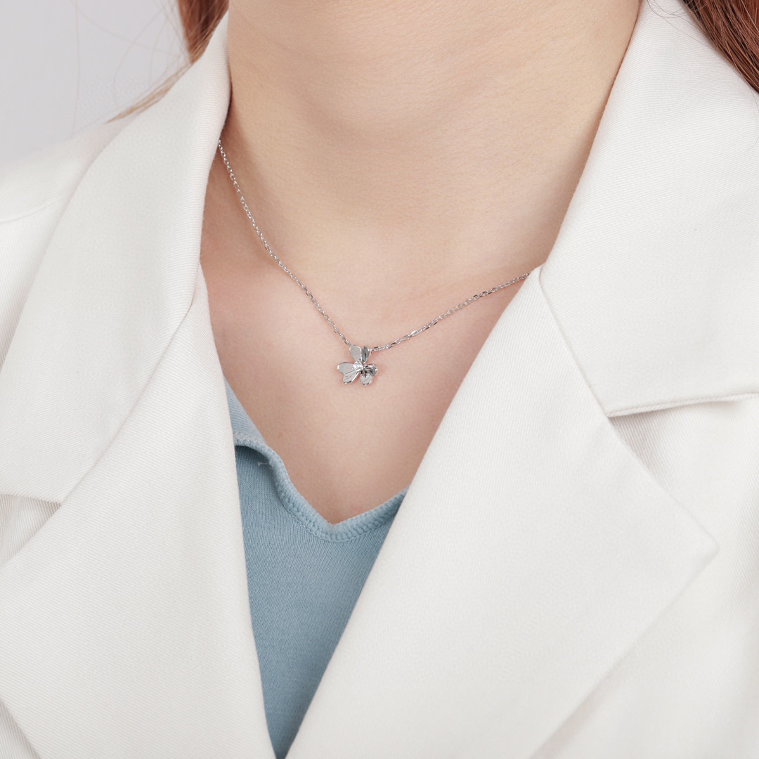 VCNS002 18k Gold and diamond Mini VCA Frivole pendant necklace - ccjewelryacc