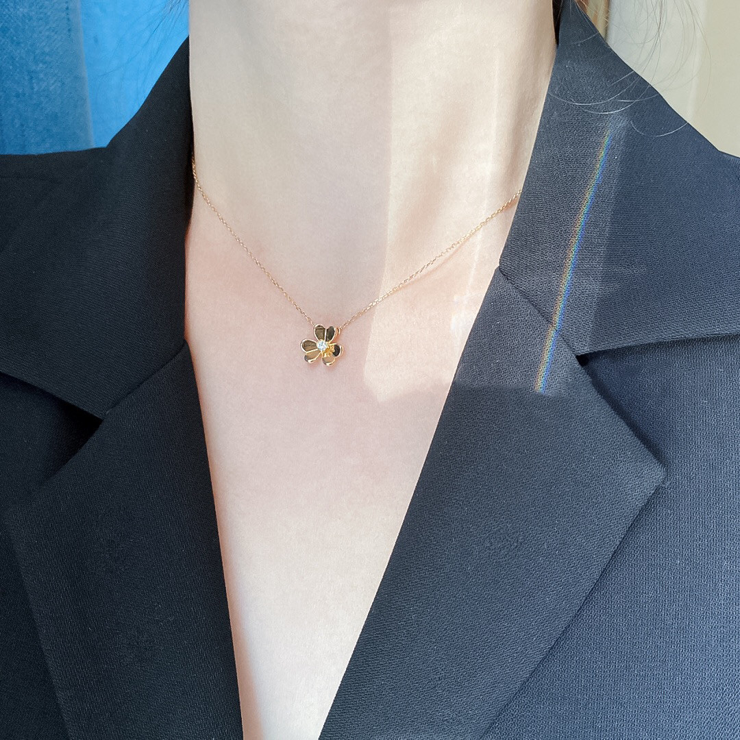 VCNS002 18k Gold and diamond Mini VCA Frivole pendant necklace - ccjewelryacc