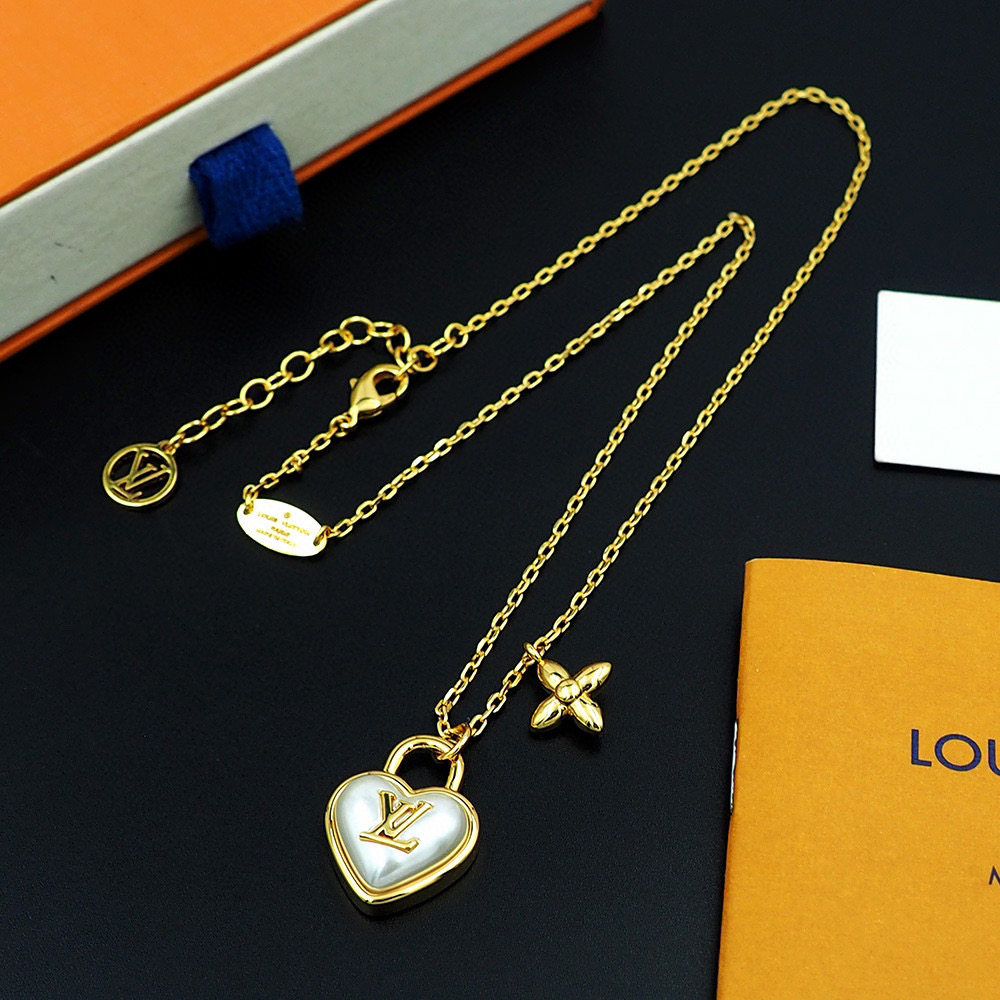 LVN087 Designer LV Heart Padlock Pendant necklace - ccjewelryacc