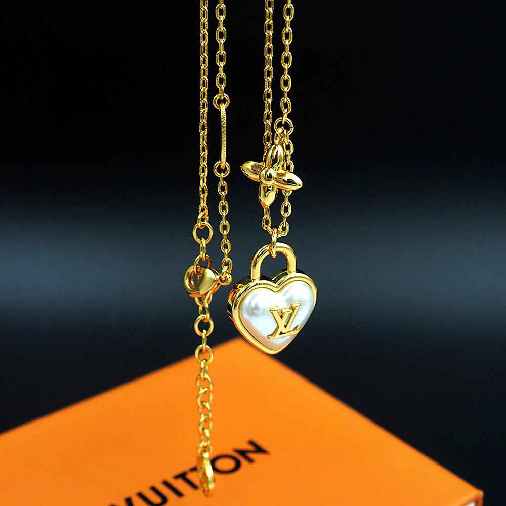 LVN087 Designer LV Heart Padlock Pendant necklace - ccjewelryacc